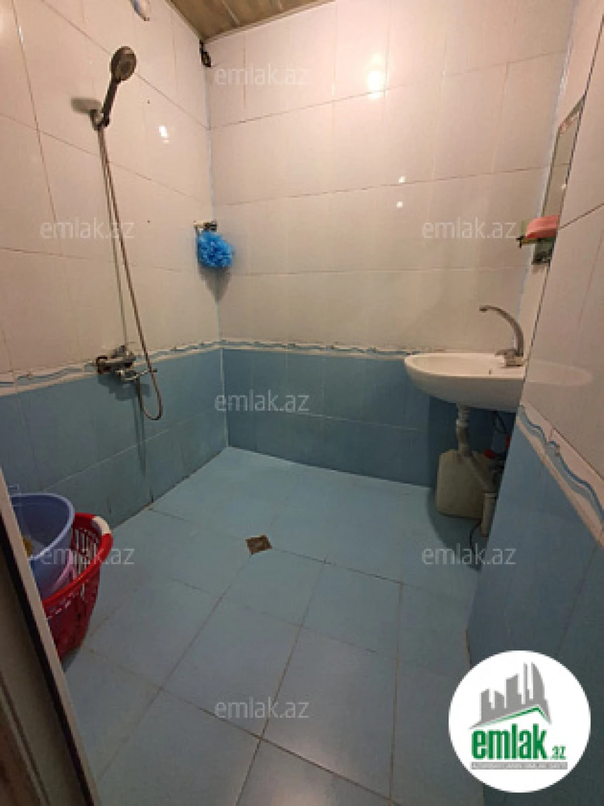 Satılır 4 otaqlı köhnə tikili 80 m²