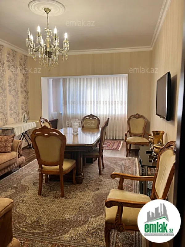 Satılır 3 otaqlı köhnə tikili 90 m²