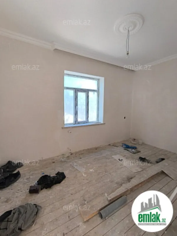 Satılır 5 otaqlı həyət evi 140 m²