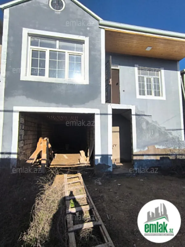 Satılır 5 otaqlı həyət evi 140 m²