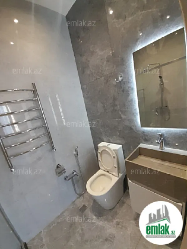 Satılır 3 otaqlı yeni tikili 128 m²