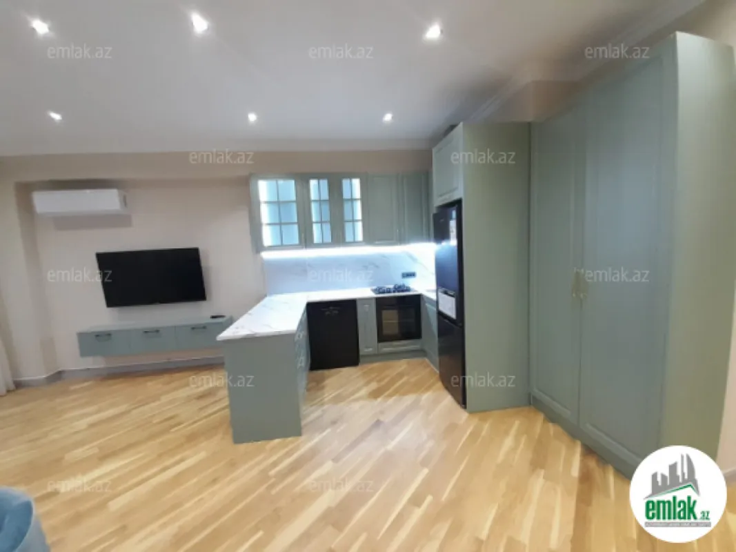 Satılır 3 otaqlı yeni tikili 128 m²