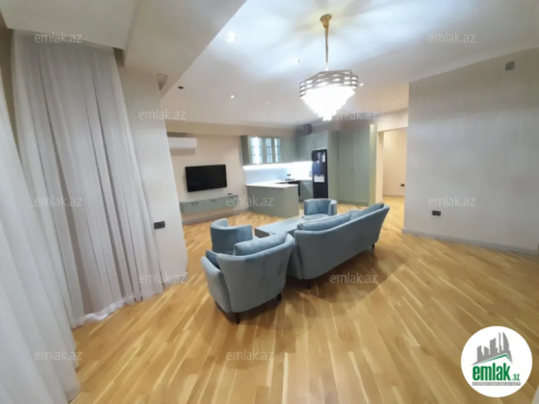 Satılır 3 otaqlı yeni tikili 128 m²