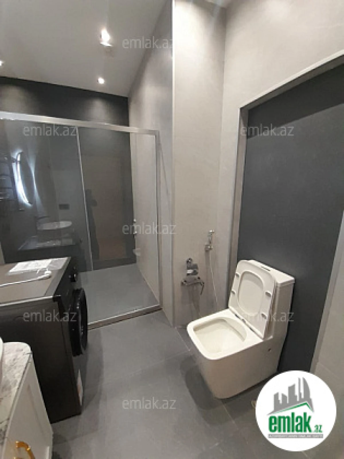 Satılır 3 otaqlı yeni tikili 128 m²