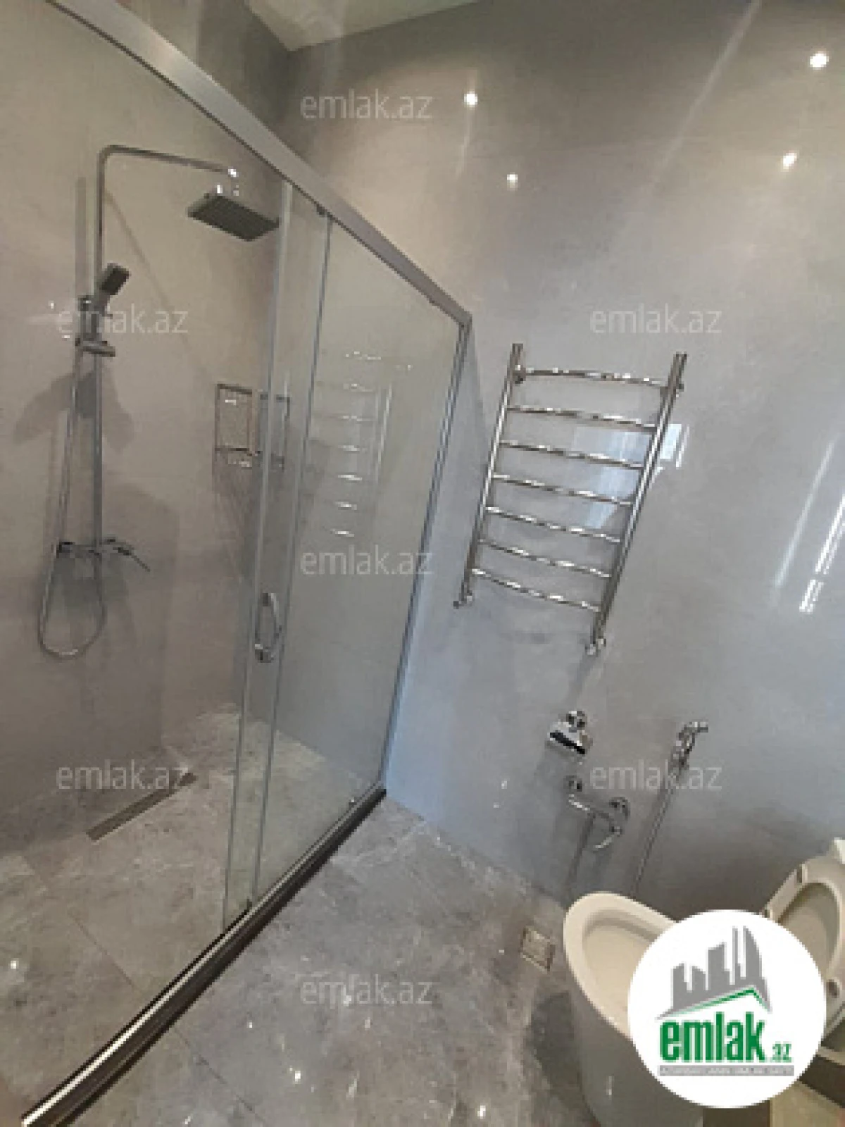 Satılır 3 otaqlı yeni tikili 128 m²