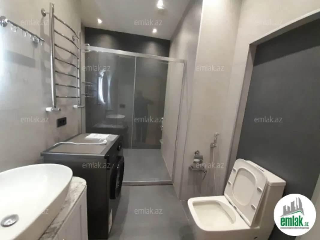 Satılır 3 otaqlı yeni tikili 128 m²