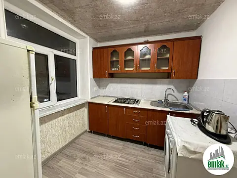 Satılır 1 otaqlı köhnə tikili 30 m²