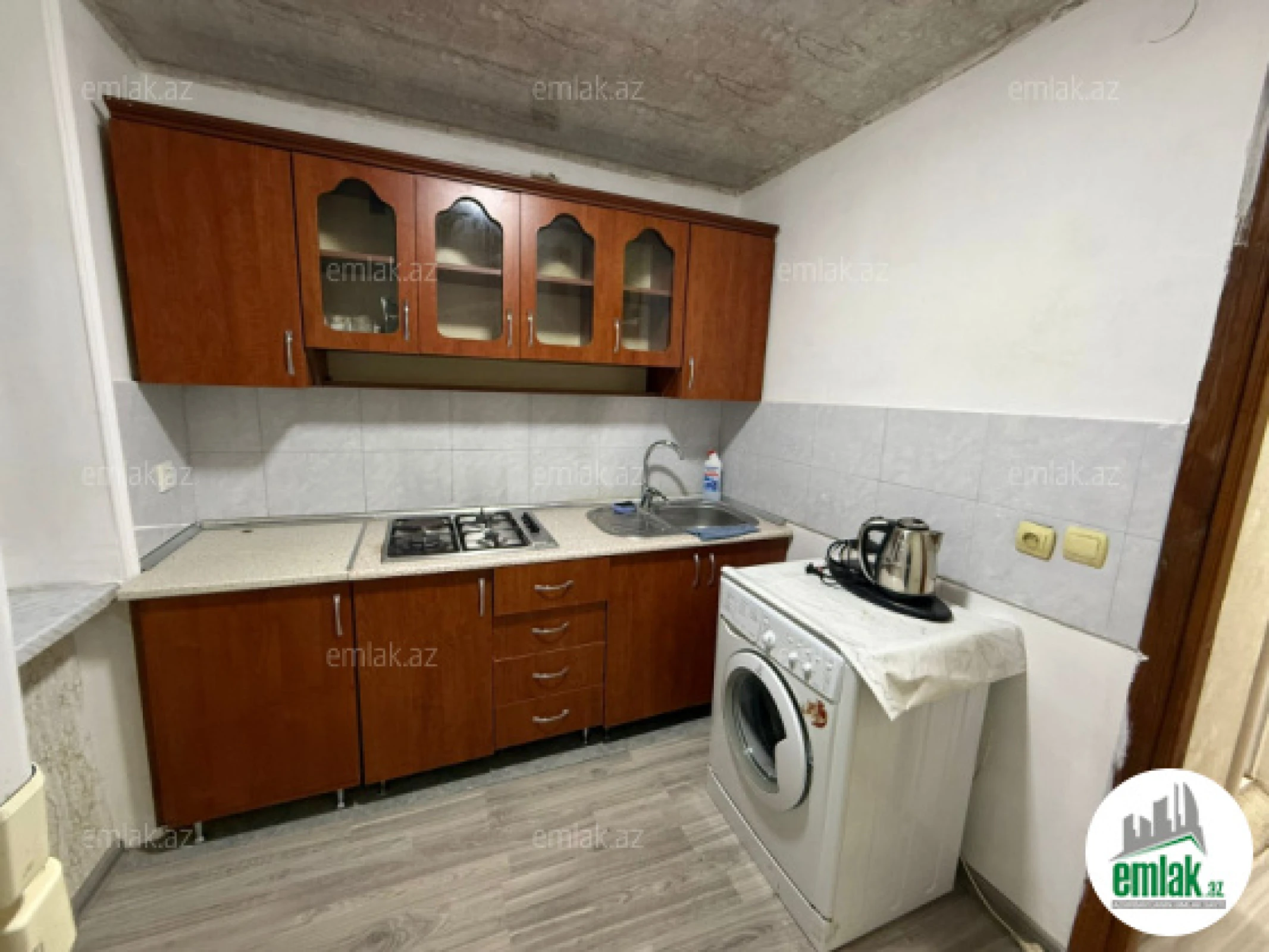 Satılır 1 otaqlı köhnə tikili 30 m²