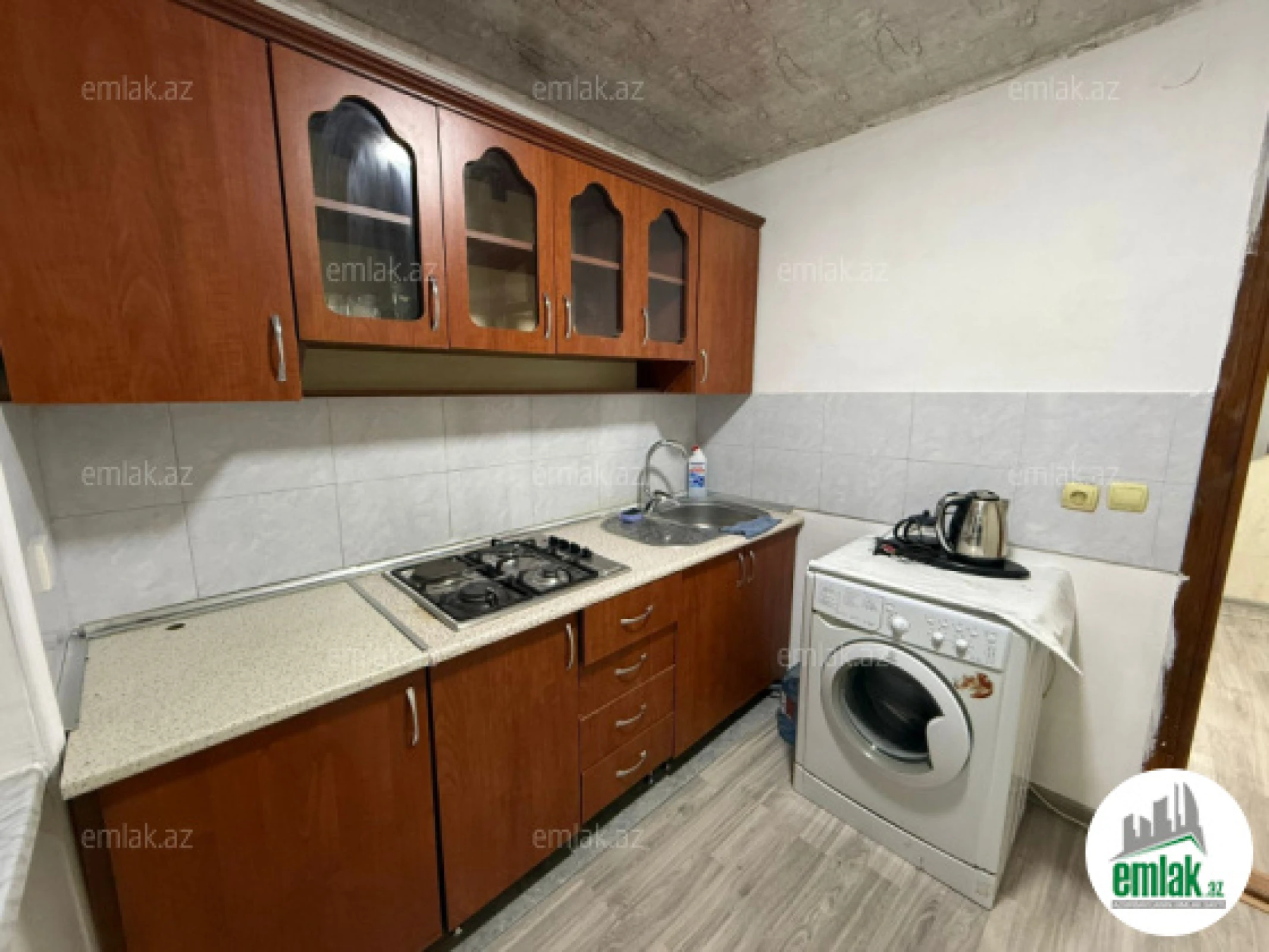 Satılır 1 otaqlı köhnə tikili 30 m²