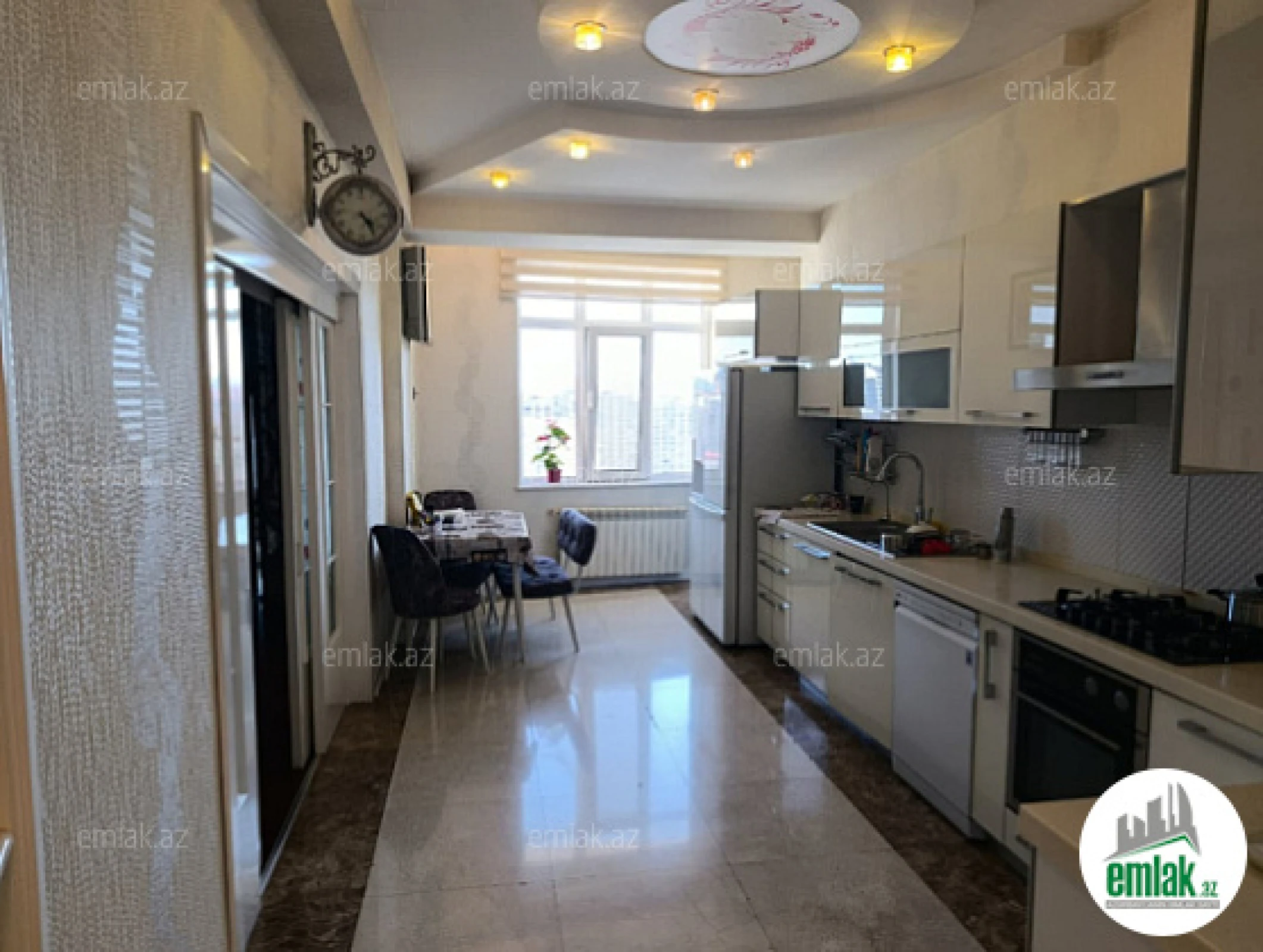 Satılır 4 otaqlı yeni tikili 196 m²