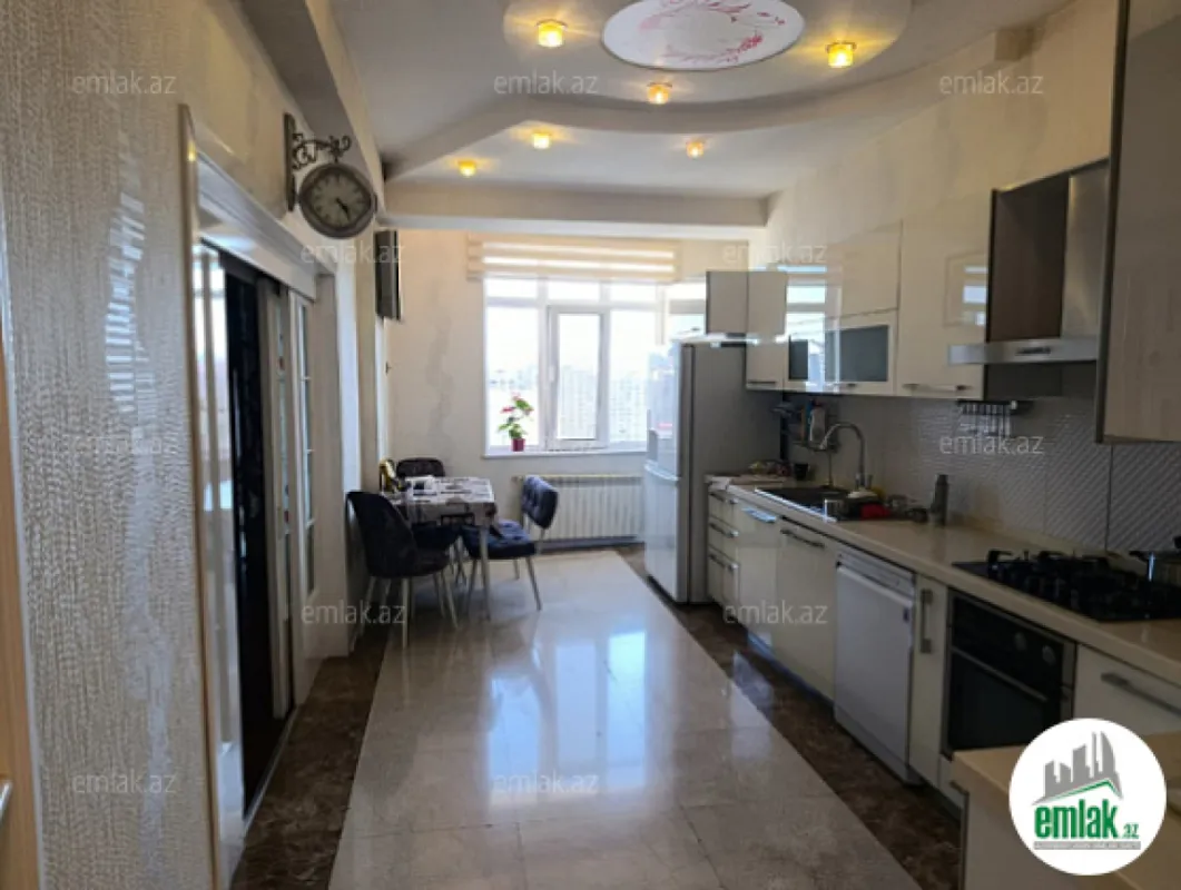 Satılır 4 otaqlı yeni tikili 196 m²