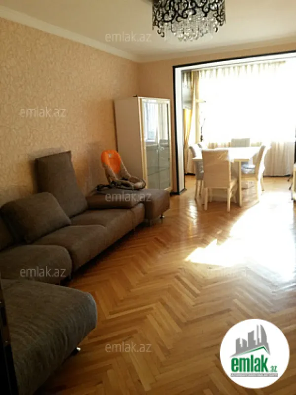 Satılır 2 otaqlı köhnə tikili 65 m²