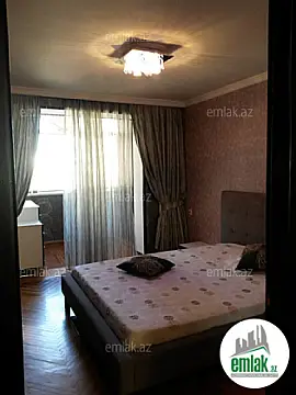 Satılır 2 otaqlı köhnə tikili 65 m²