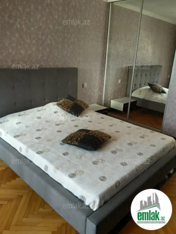 Satılır 2 otaqlı köhnə tikili 65 m²