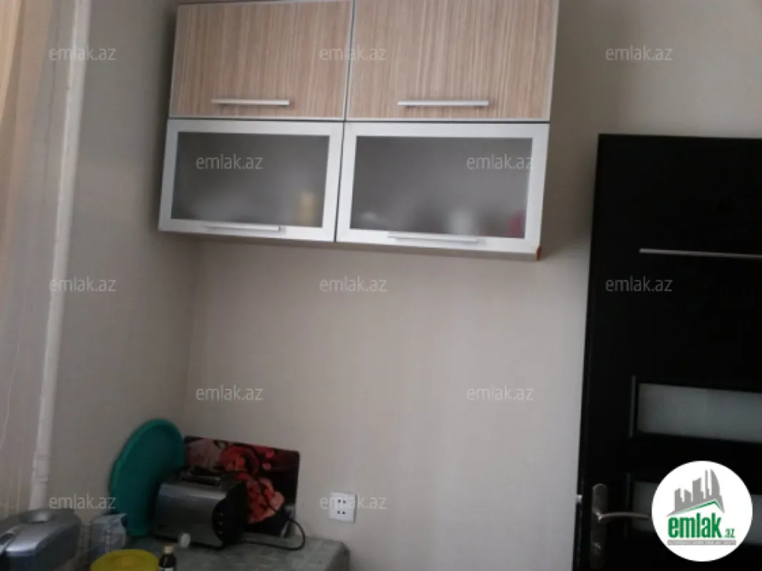 Satılır 2 otaqlı köhnə tikili 65 m²