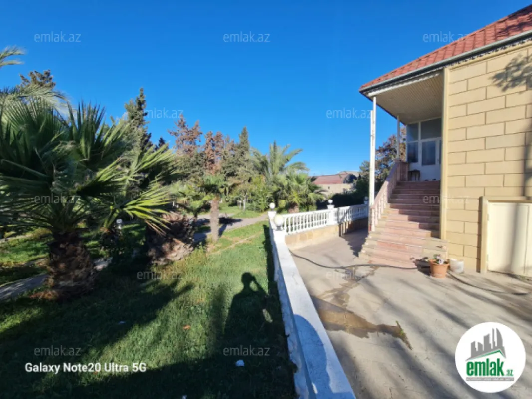 Satılır 7 otaqlı mənzil 500 m²