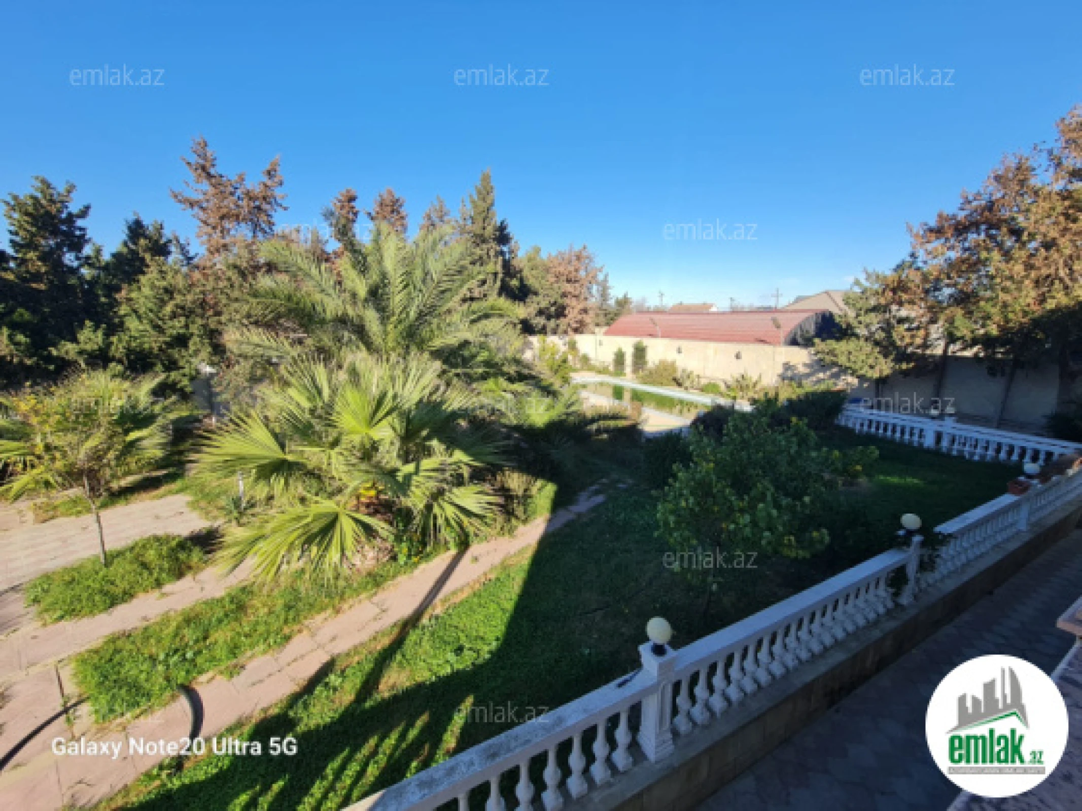 Satılır 7 otaqlı mənzil 500 m²