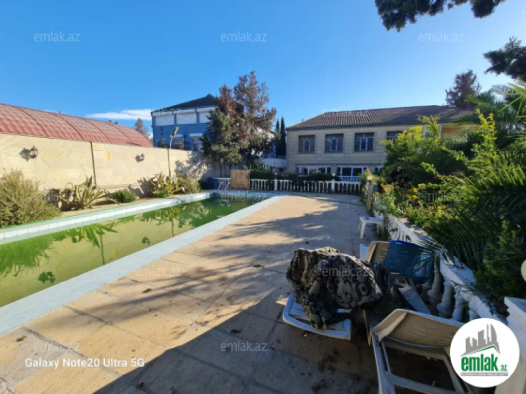 Satılır 7 otaqlı mənzil 500 m²