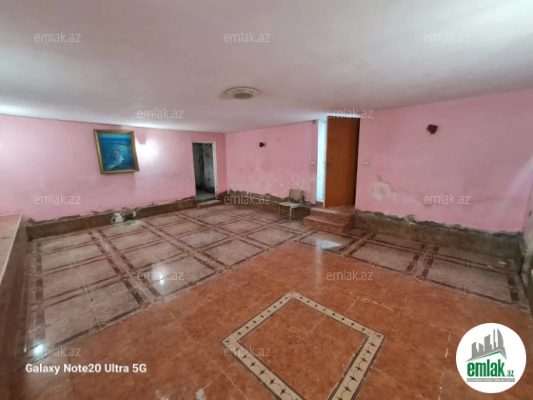 Satılır 7 otaqlı mənzil 500 m²