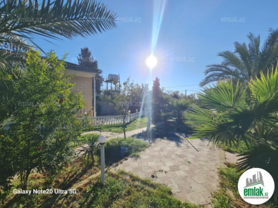 Satılır 7 otaqlı mənzil 500 m²