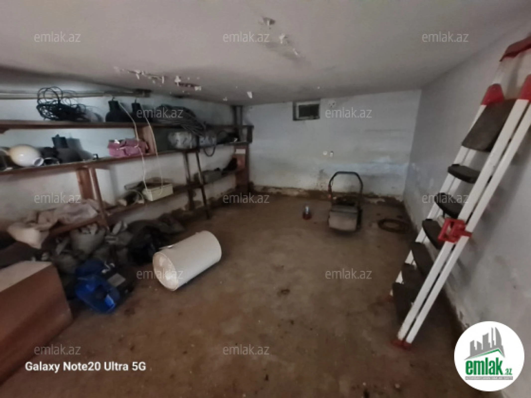 Satılır 7 otaqlı mənzil 500 m²