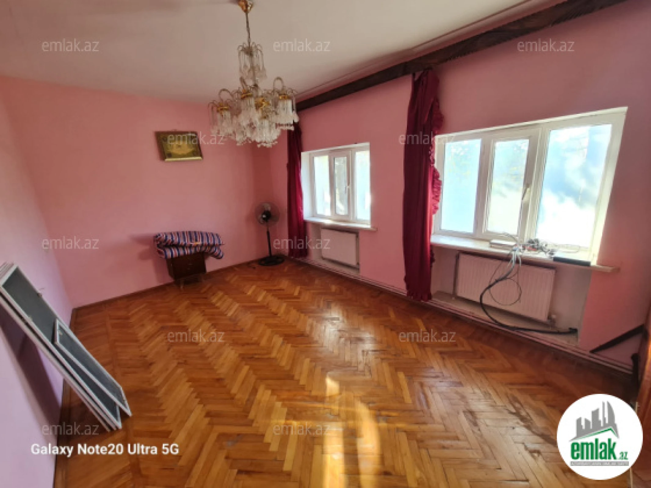 Satılır 7 otaqlı mənzil 500 m²
