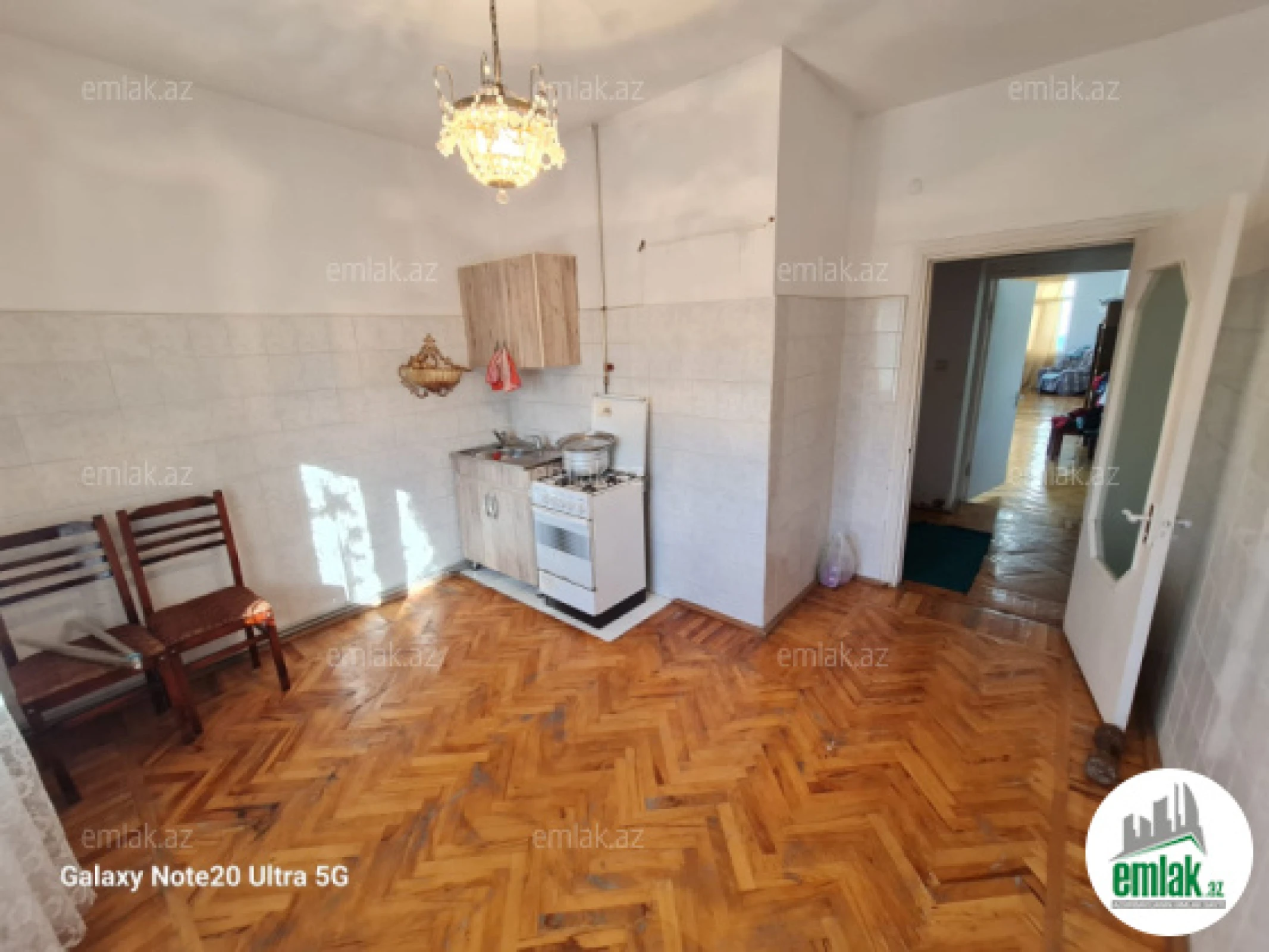 Satılır 7 otaqlı mənzil 500 m²