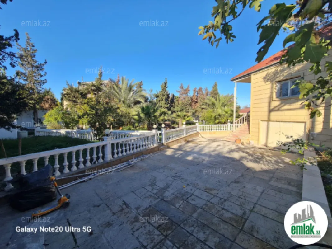 Satılır 7 otaqlı mənzil 500 m²