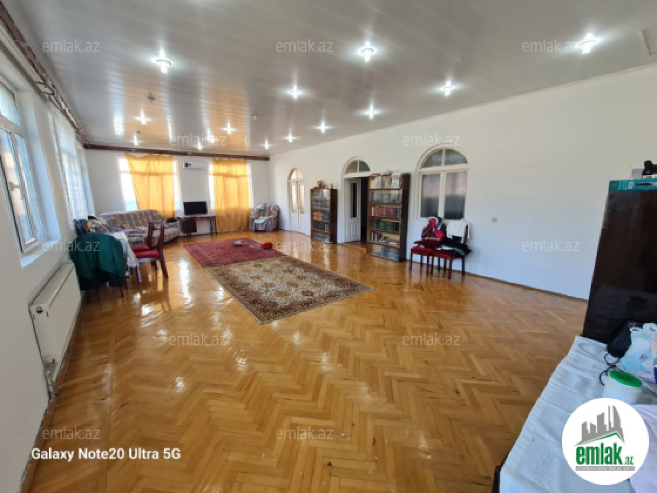 Satılır 7 otaqlı mənzil 500 m²