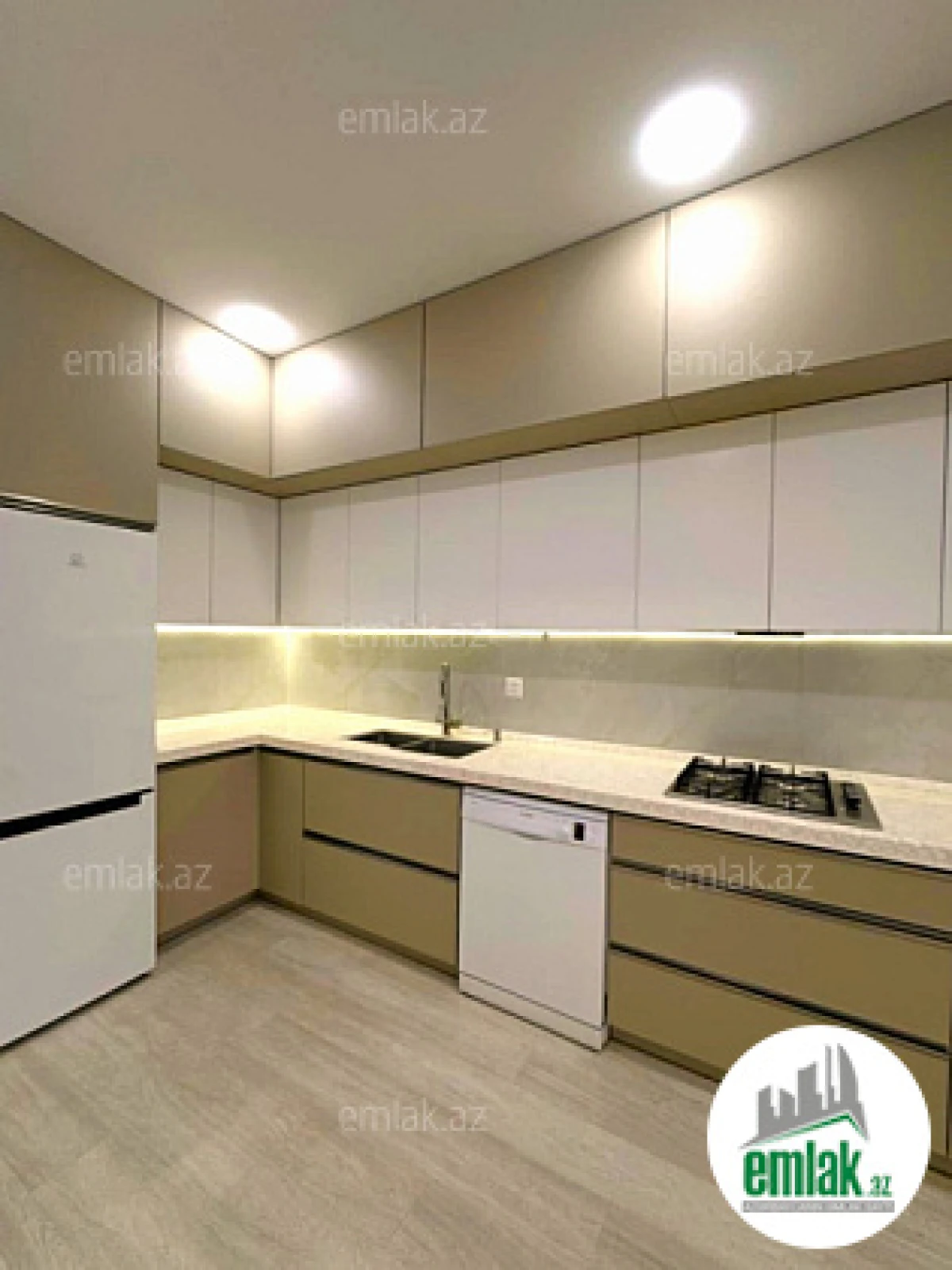 Satılır 3 otaqlı yeni tikili 140 m²