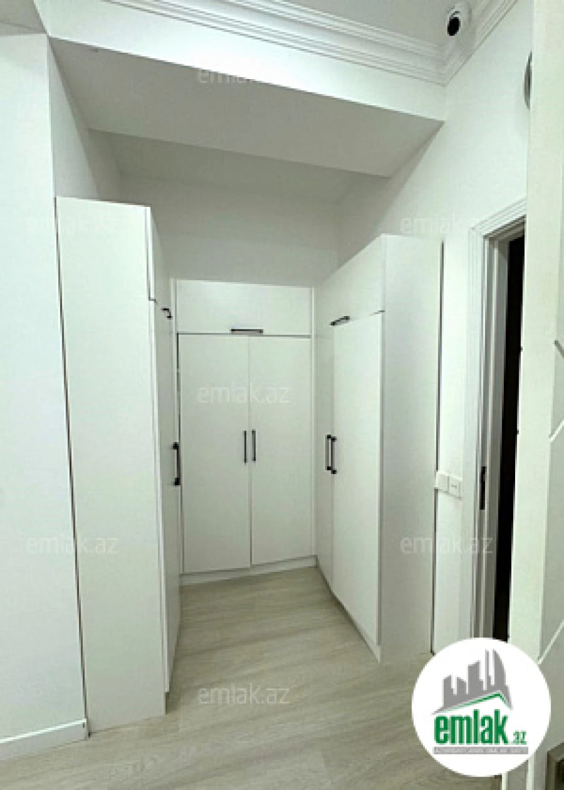 Satılır 3 otaqlı yeni tikili 140 m²