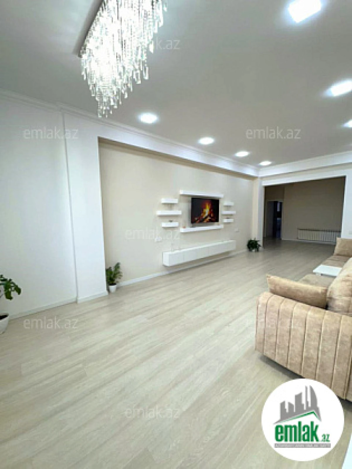 Satılır 3 otaqlı yeni tikili 140 m²