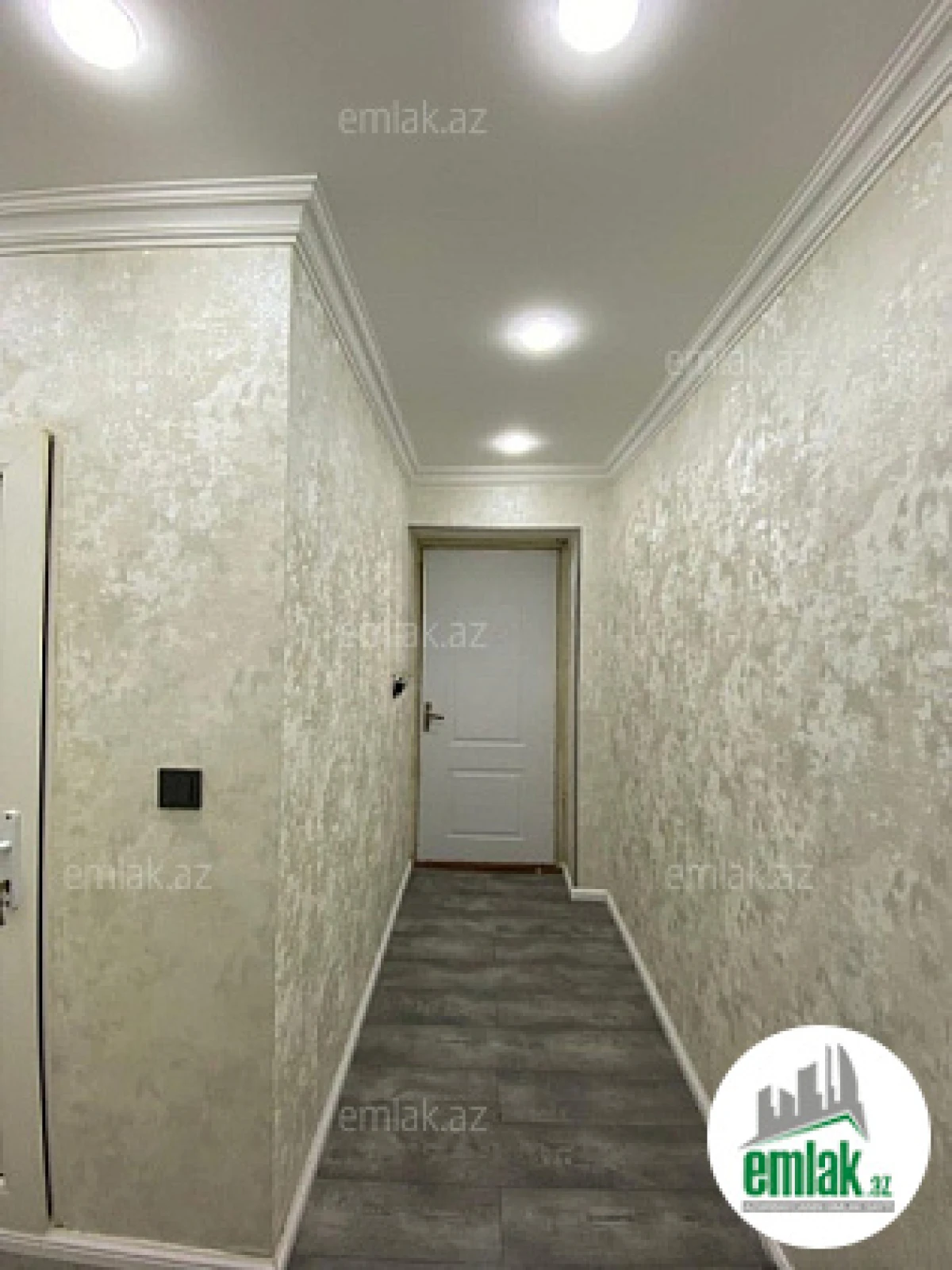 Satılır 2 otaqlı köhnə tikili 40 m²