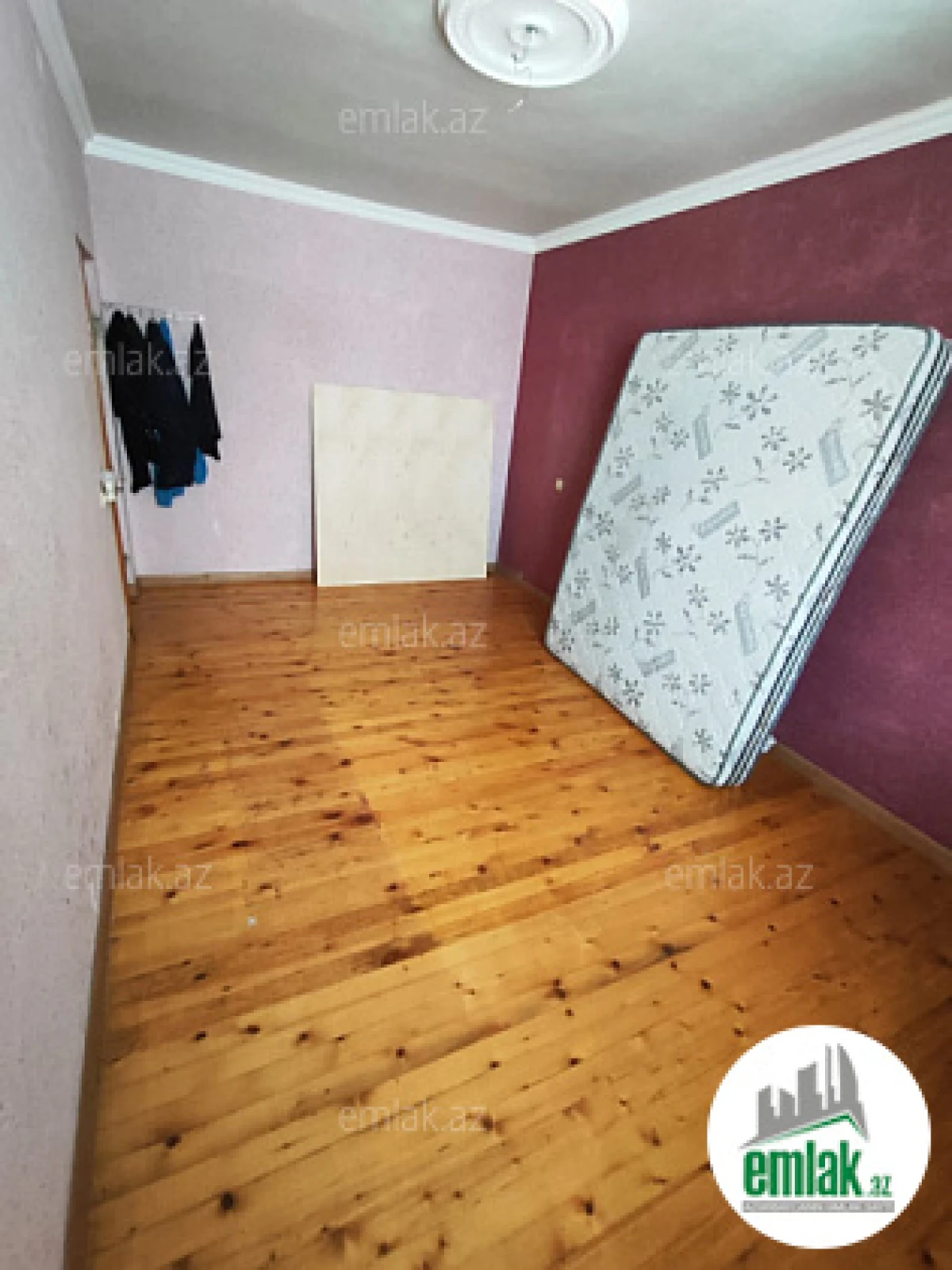 Satılır 3 otaqlı köhnə tikili 70 m²