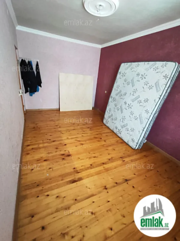 Satılır 3 otaqlı köhnə tikili 70 m²