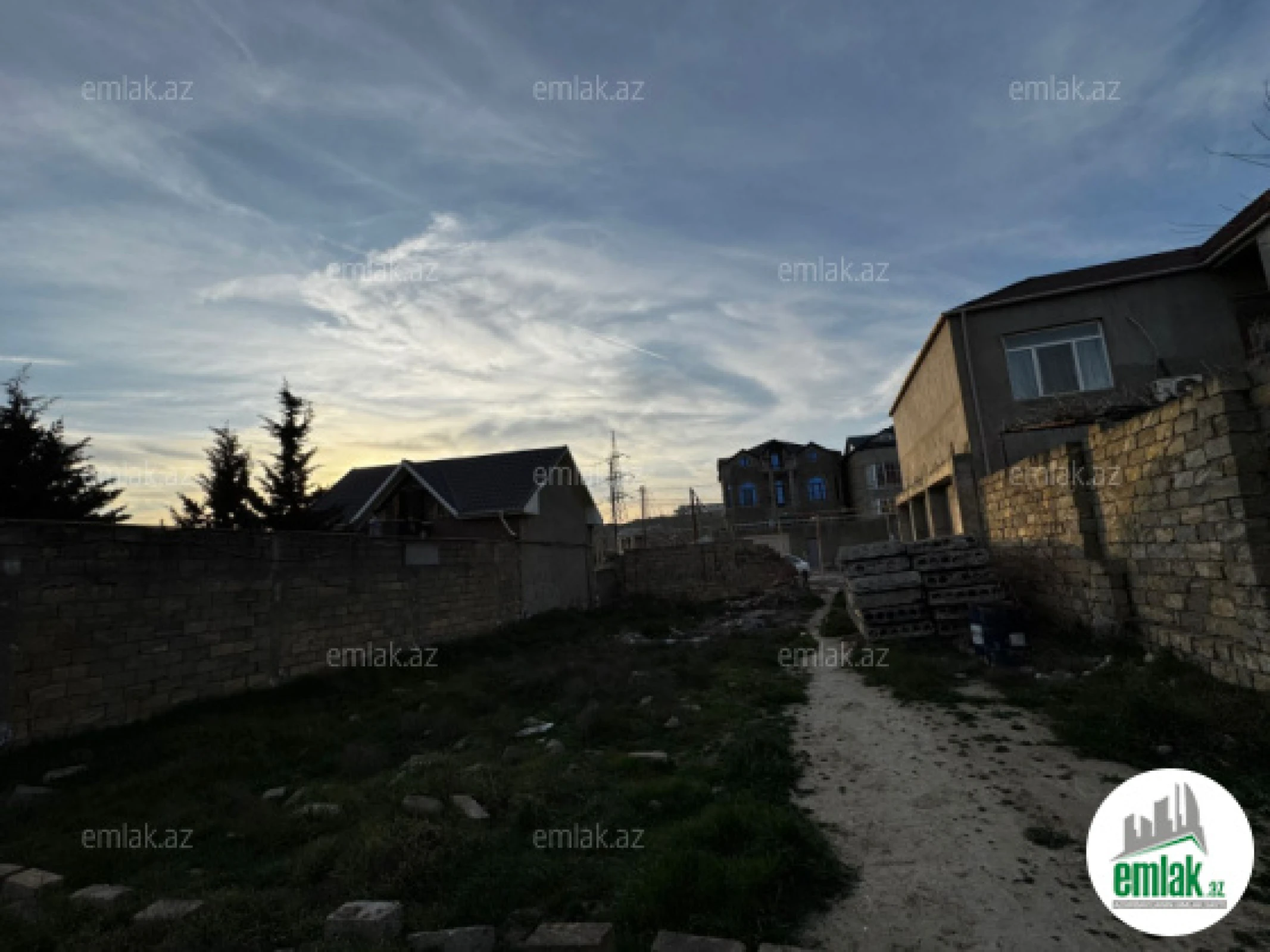 Satılır torpaq sahəsi 2 m²