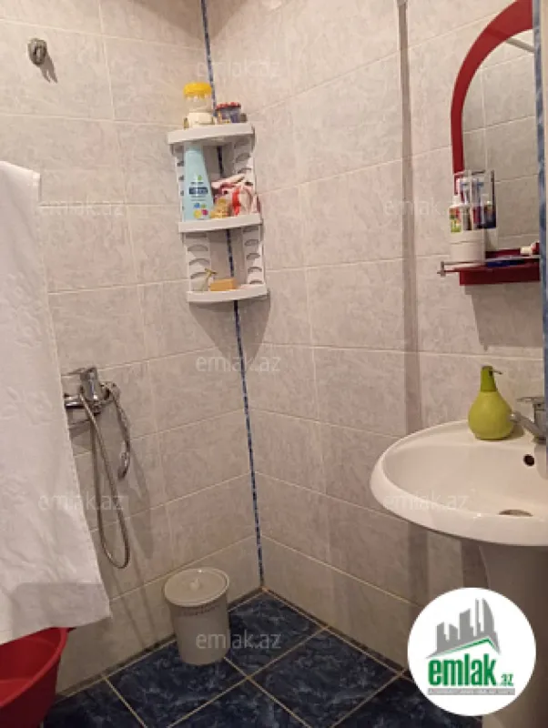 Satılır 2 otaqlı köhnə tikili 50 m²