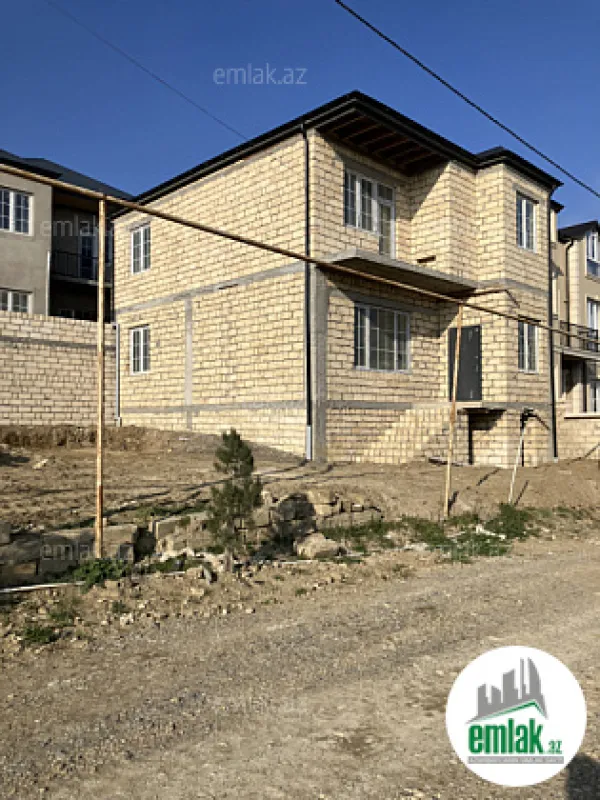 Satılır 4 otaqlı həyət evi 140 m²