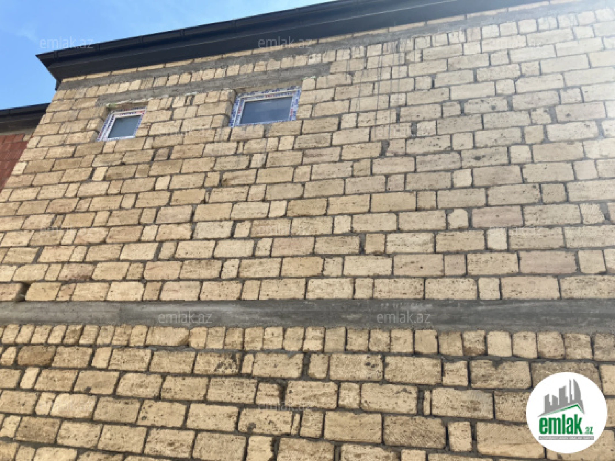 Satılır 4 otaqlı həyət evi 140 m²