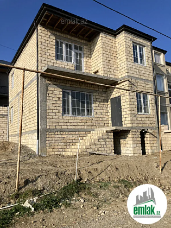 Satılır 4 otaqlı həyət evi 140 m²
