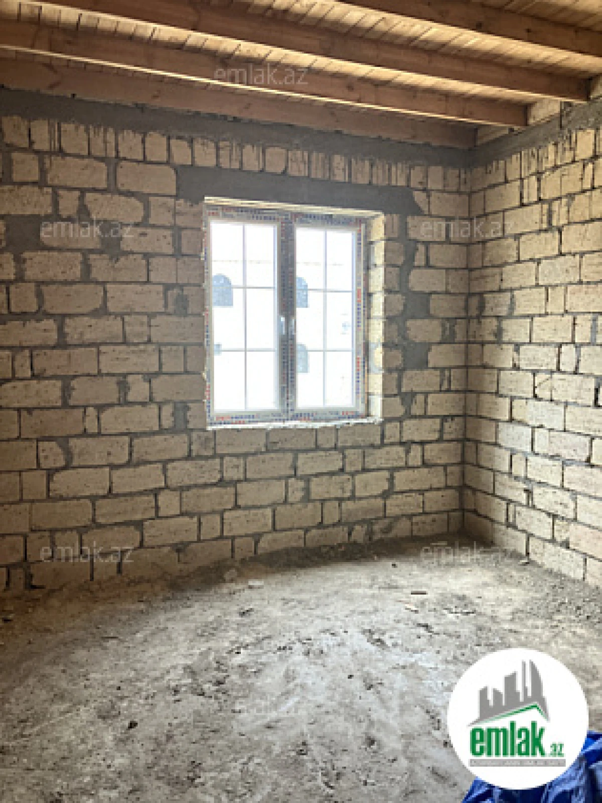 Satılır 4 otaqlı həyət evi 140 m²