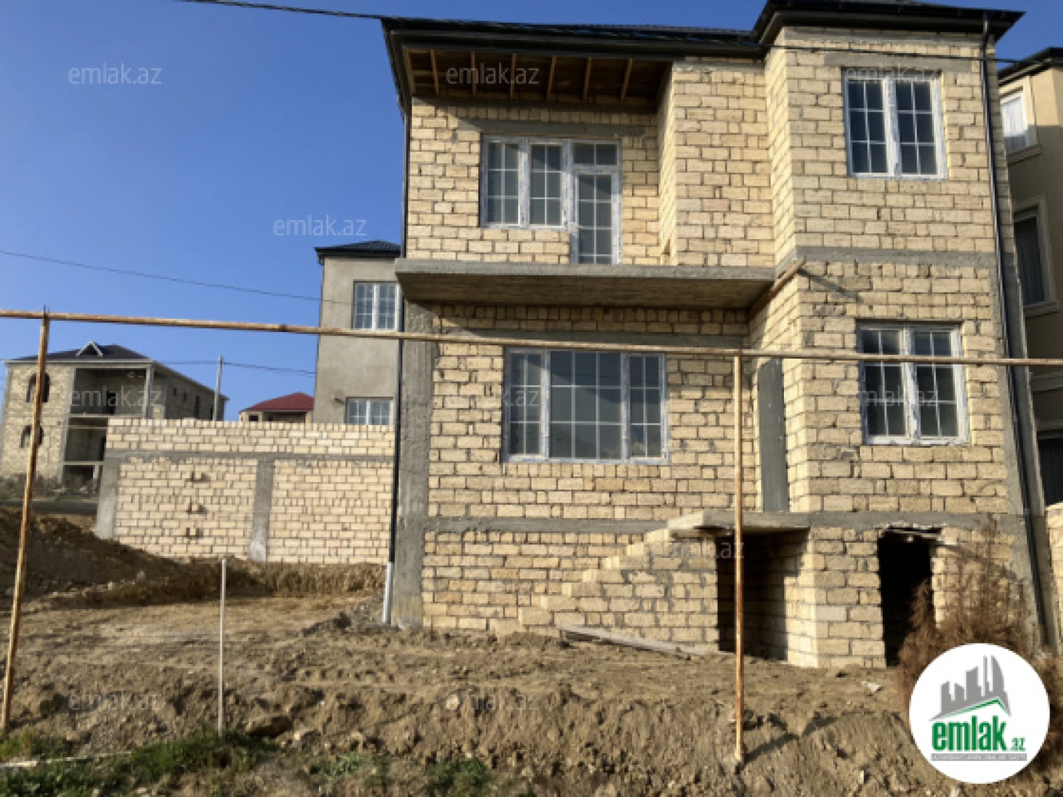 Satılır 4 otaqlı həyət evi 140 m²