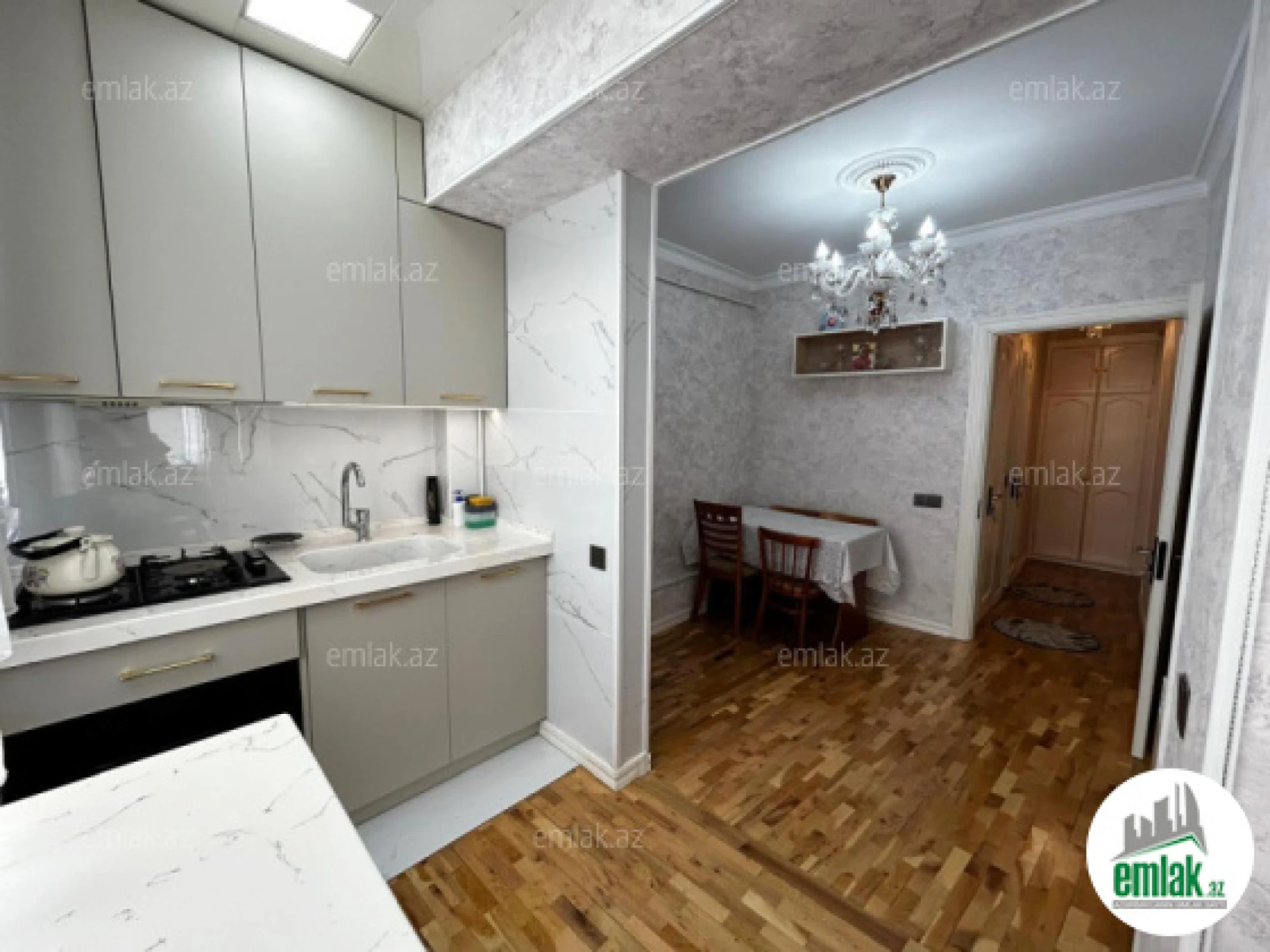 Satılır 3 otaqlı köhnə tikili 75 m²