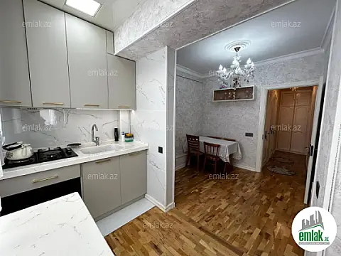 Satılır 3 otaqlı köhnə tikili 75 m²