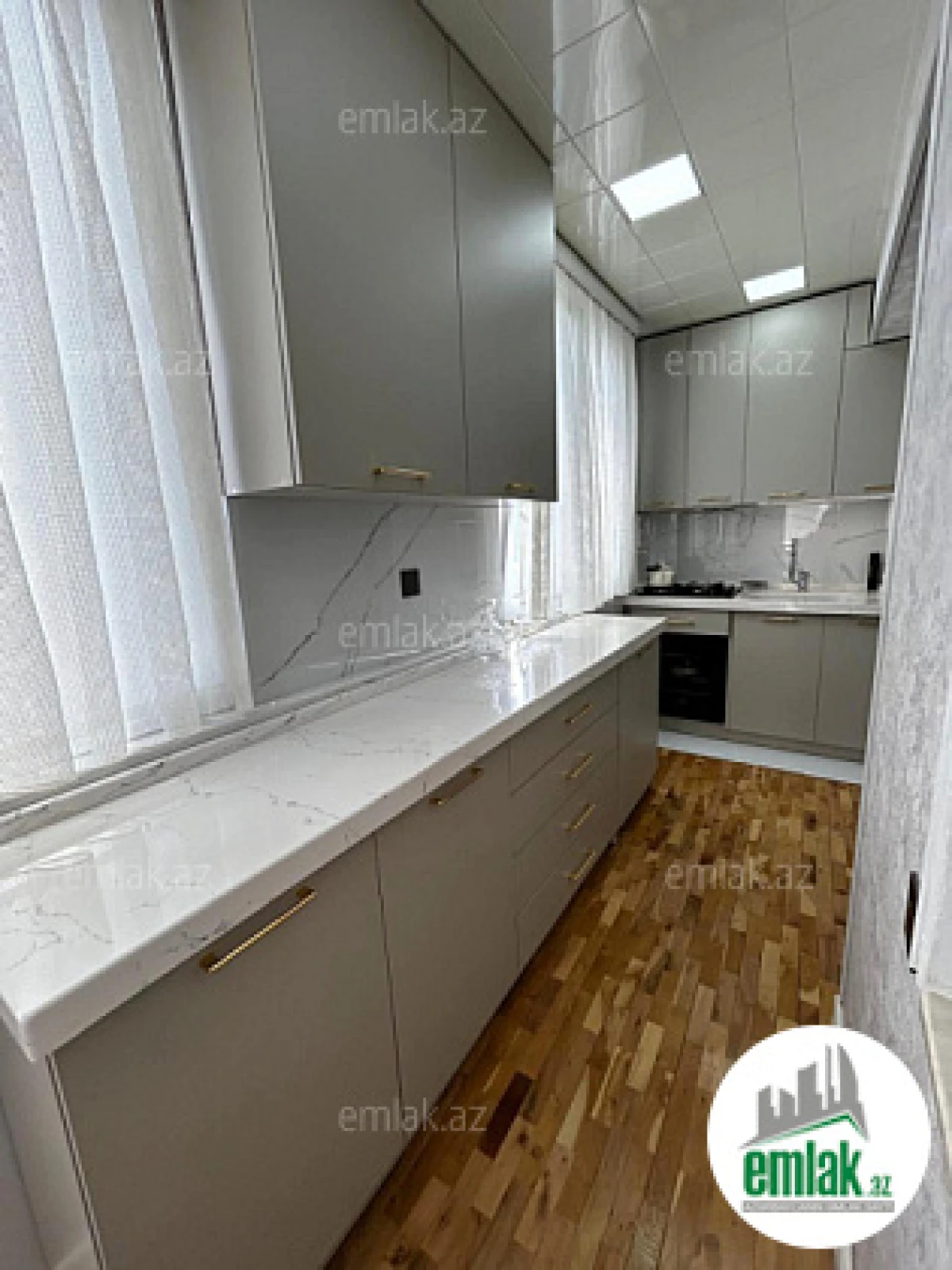 Satılır 3 otaqlı köhnə tikili 75 m²