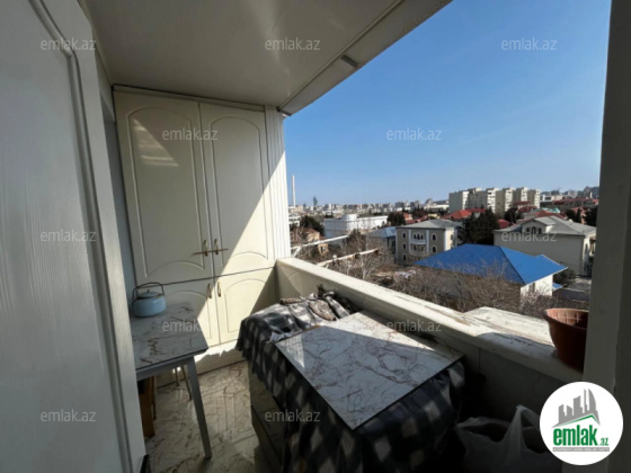 Satılır 3 otaqlı köhnə tikili 75 m²