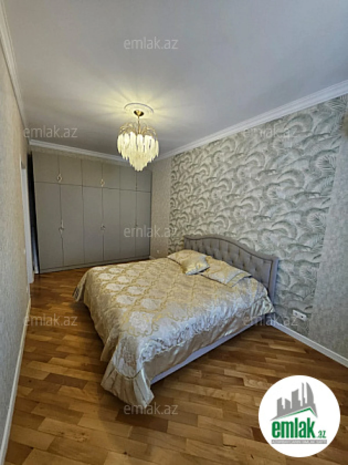 Satılır 3 otaqlı yeni tikili 110 m²