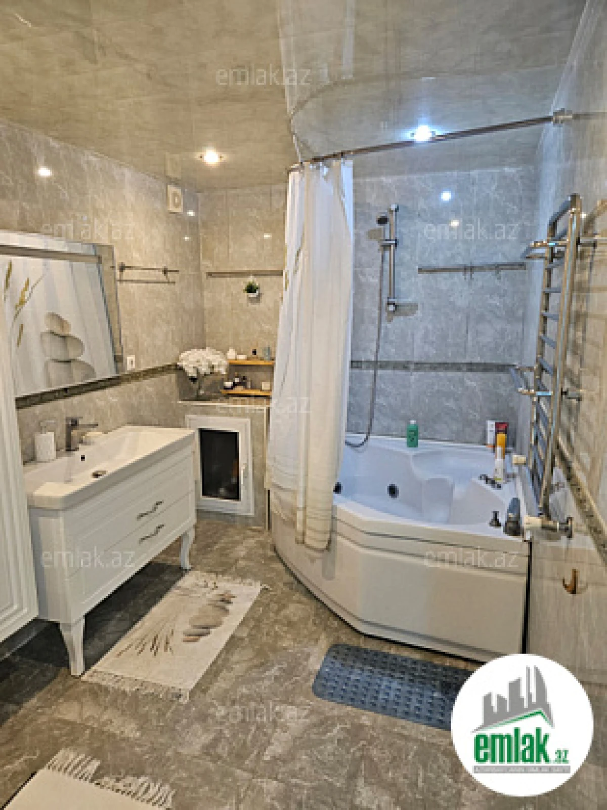 Satılır 3 otaqlı yeni tikili 110 m²