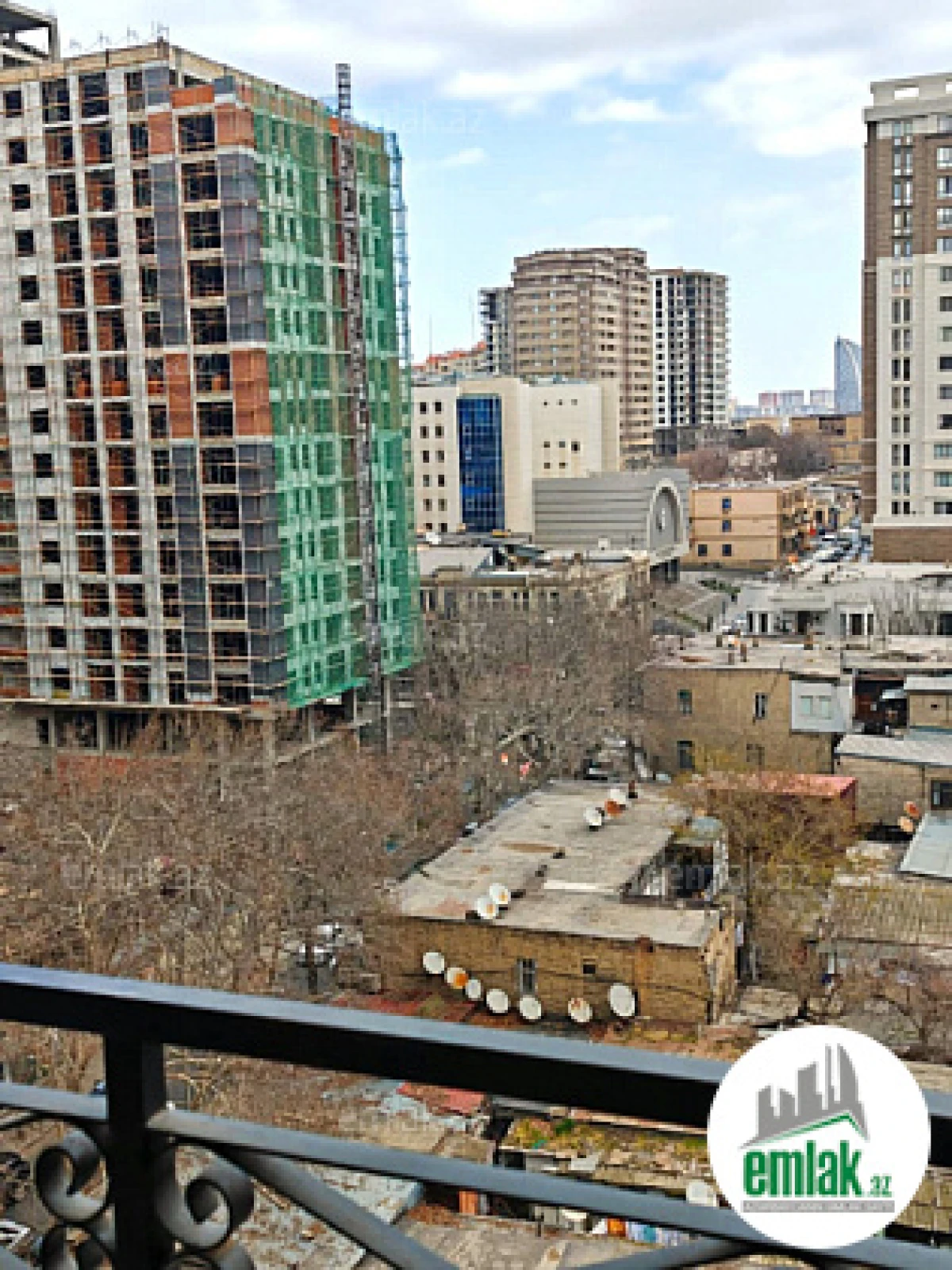 Satılır 4 otaqlı yeni tikili 230 m²