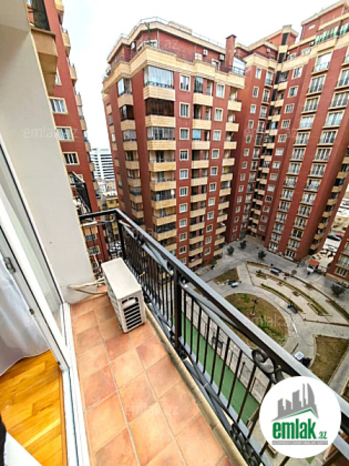 Satılır 4 otaqlı yeni tikili 230 m²